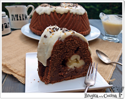 Bundt cake chocolate y crema pastelera