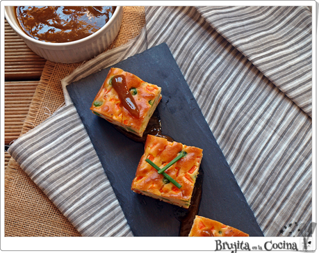 Tarta de queso y verduras con salsa de mango Tarta de queso y verduras con salsa de mango