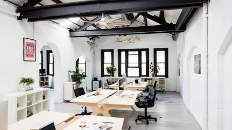 OpenDesk, muebles de diseño open source que tu puedes descargar y construir. w20160116_opendesk_workspace_the-working-party_sydney_r-gardiner_rg780c_0067_v2-full_width