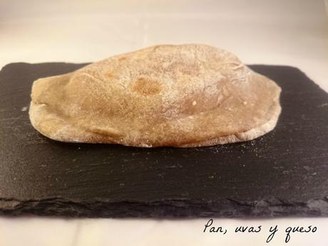 Pan plano de trigo integral relleno