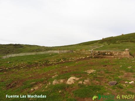 Pico MOCOSO (1.989 m.) y LAGUNAS DEL PÁRAMO desde LA PERAL (Somiedo) Fuente Las Machadas, Somiedo
