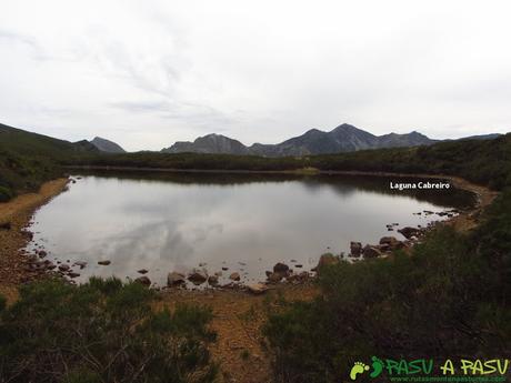 Pico MOCOSO (1.989 m.) y LAGUNAS DEL PÁRAMO desde LA PERAL (Somiedo) Laguna Cabreiro en Somiedo