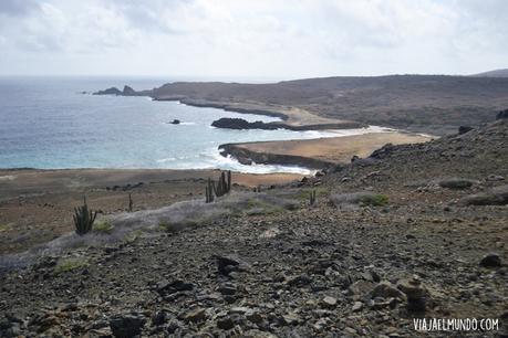 Recuerdos breves de Aruba El norte de la isla es árido y azul profundo