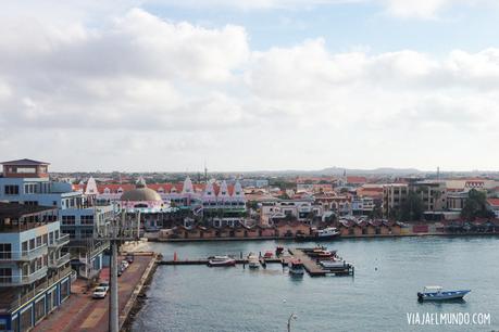 Recuerdos breves de Aruba Aruba, vista desde una de las cubiertas del Monarch de Pullmantur
