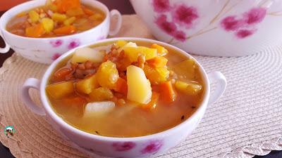 Potaje de lentejas con verduras Potaje de lentejas con verduras