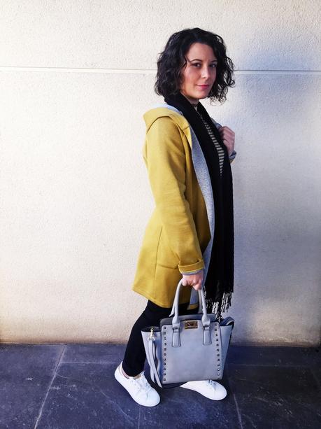 look_streetstyle_chaquetaamarilla_mivestidoazul_blogdemoda_castellon_fashionblogger_influencer_itgirl_outfit_spain-2