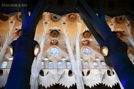 interior azul sagrada familia