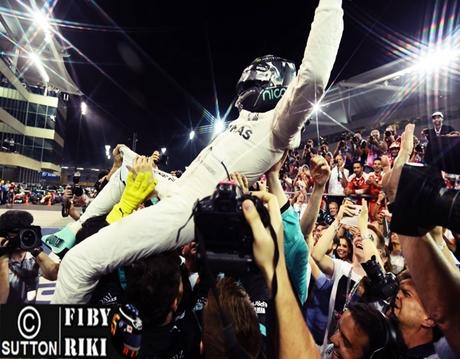 Nico Rosberg celebra primer título mundial: 