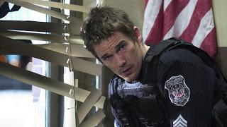 Asalto al distrito 13 (Assault on precinct 13, Jean-François Richet, 2005. EEUU & FR) Asalto al distrito 13 (Assault on precinct 13, Jean-François Richet, 2005. EEUU & FR)