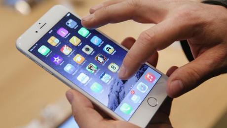 Estudio revela que un iPhone fabricado en EE.UU. podría costar hasta 2.000 dólares