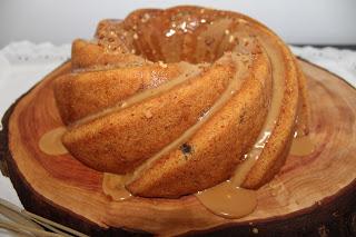 Bundt cake de plátano con cheesecake de dulce de leche