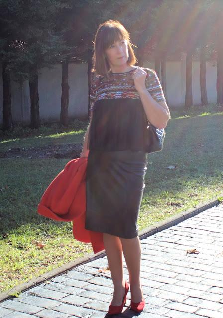 MIS LOOKS - ROJO Y NEGRO