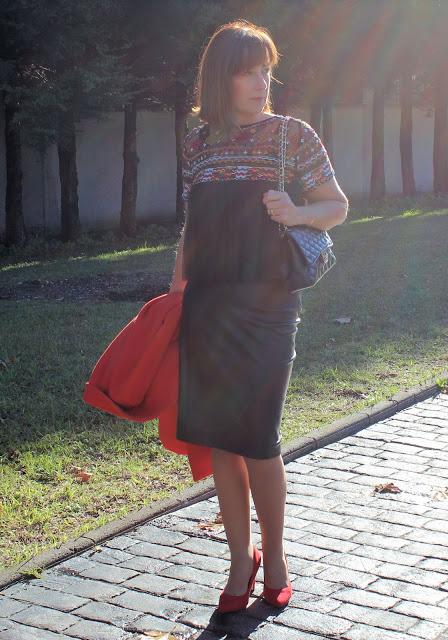 MIS LOOKS - ROJO Y NEGRO