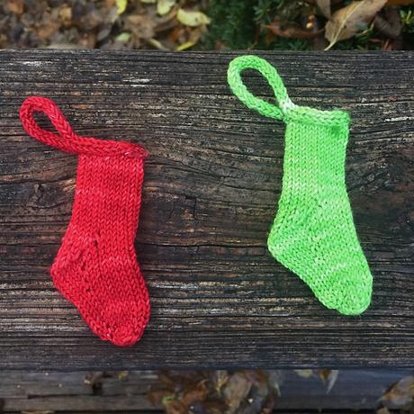 2537 - Adornos navideños de punto. 2537 - Adornos navideños de punto.