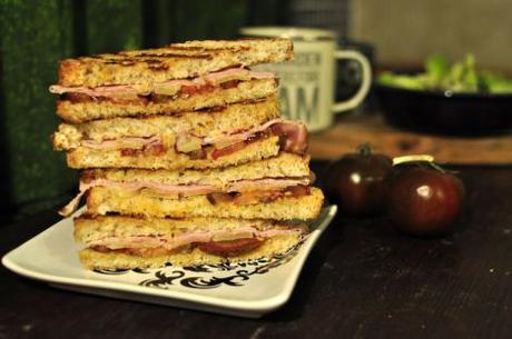 sandwich-jamon-cocido-emmental-kumato-08