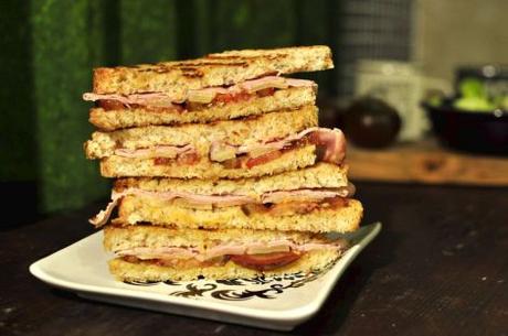 sandwich-jamon-cocido-emmental-kumato-12