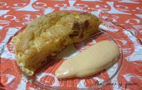 Tortilla soufflé con mayonesa de tomate Tortilla soufflé con mayonesa de tomate