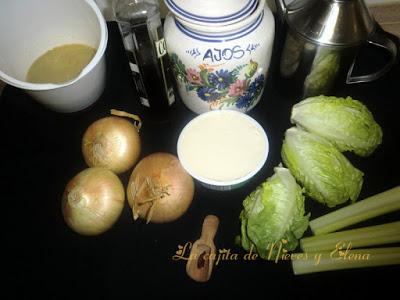 Sopa de cebolla y lechuga con mascarpone by Hermanos Torres