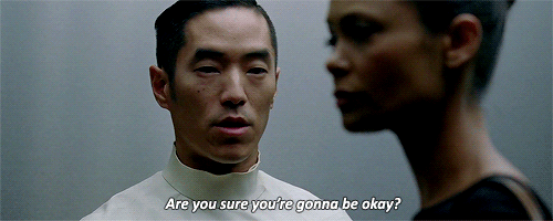 Maeve y Felix en el Season finale 1x10 de 'Westworld' Maeve y Felix en el Season finale 1x10 de 'Westworld'