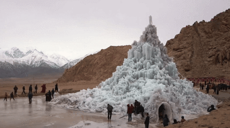 EL HOMBRE QUE HACE GLACIARES ARTIFICIALES PARA SALVAR EL HIMALAYA