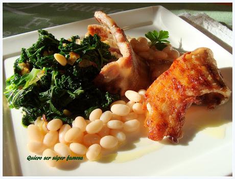 Kale con cebolla y piñones