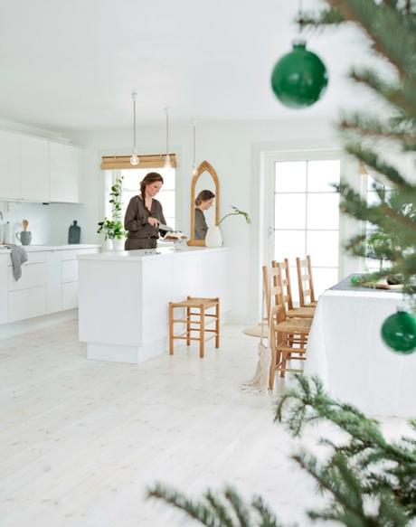 Una casa decorada para una Navidad natural