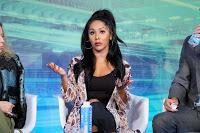 Snooki se codea con los profesionales en animal print en la Advertising Week en NYC