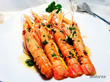 Cigalas a la plancha con aderezo de coñac Cigalas a la plancha con aderezo de coñac