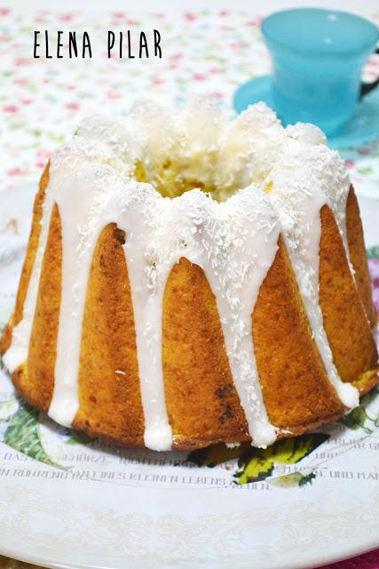Bundt cake de calabaza y kéfir, con dátiles y coco Bundt cake de calabaza y kéfir, con dátiles y coco