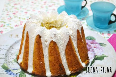 Bundt cake de calabaza y kéfir, con dátiles y coco Bundt cake de calabaza y kéfir, con dátiles y coco