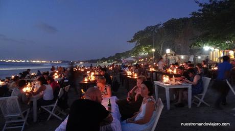 Bali; el Templo Uluwatu y las playas de Jimbaran