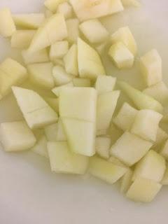 ROLLITO DE FILO RELLENO DE PATO, GORGONZOLA Y SALSA DE PERAS ROLLITO DE FILO RELLENO DE PATO, GORGONZOLA Y SALSA DE PERAS