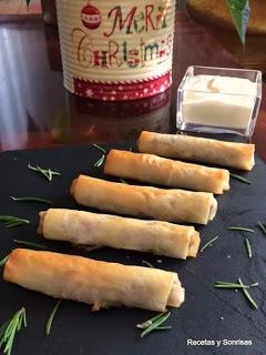 ROLLITO DE FILO RELLENO DE PATO, GORGONZOLA Y SALSA DE PERAS ROLLITO DE FILO RELLENO DE PATO, GORGONZOLA Y SALSA DE PERAS