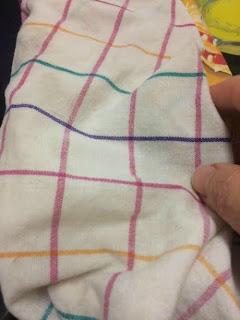 ROLLITO DE FILO RELLENO DE PATO, GORGONZOLA Y SALSA DE PERAS ROLLITO DE FILO RELLENO DE PATO, GORGONZOLA Y SALSA DE PERAS