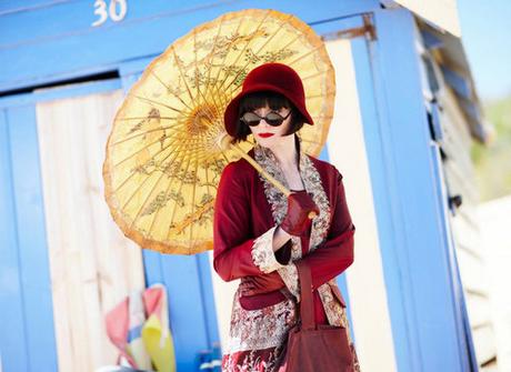 Una detective inesperada, reseña de la novela y del vestuario de la serie Una detective inesperada, reseña de la novela y del vestuario de la serie