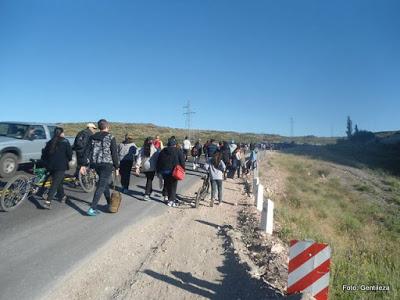 8 de Diciembre Caminata a la Gruta de la Virgen del Camino en Piedra del Aguila