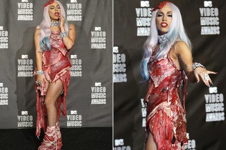 10 Atuendos de Alfombras Rojas Más Impactantes Que Hayas Visto most-shocking-red-carpet-outfits-youve-ever-seen-08