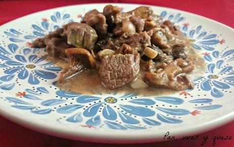 Ternera guisada con rebozuelos (tradicional o Crock-Pot) Ternera guisada con rebozuelos (tradicional o Crock-Pot)