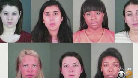 7 chicas de una fraternidad en Estados Unidos fueron arresta 7 chicas de una fraternidad en Estados Unidos fueron arresta