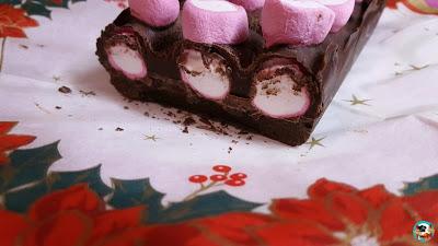 Turrón de chocolate y malvaviscos Turrón de chocolate y malvaviscos