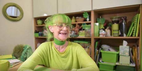 Esta señora ha estado vistiendo solamente el color verde por los últimos 20 años elizabeth-sweetheart