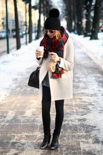 STYLE TIPS, POMPOM BEANIE.- STYLE TIPS, POMPOM BEANIE.-