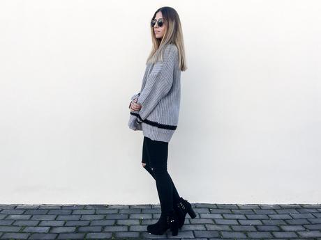 GREY SWEATER