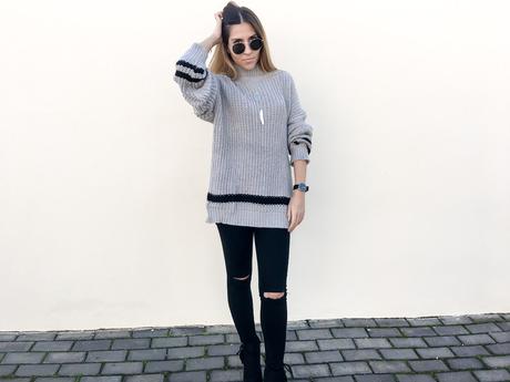 GREY SWEATER