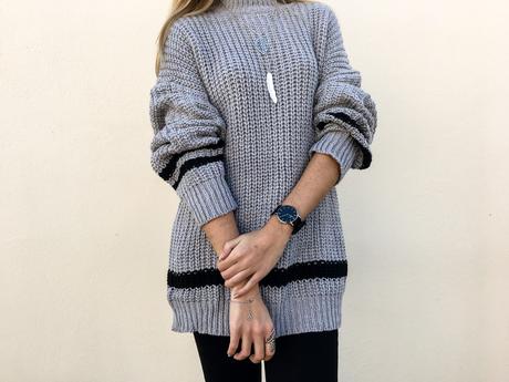 GREY SWEATER