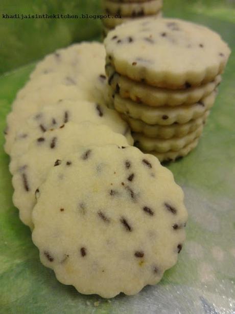 BISCUITS AUX VERMICELLES CHOCOLAT / CHOCOLATE SPRINKLES COOKIES / GALLETAS CON VIRUTAS DE CHOCOLATE / بسكوي بشعرية الشكلاط