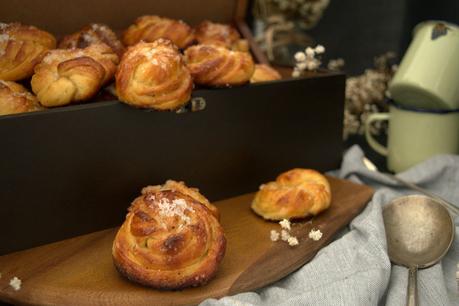 Bollos suecos de cardamomo, kardamummabullar para Navidad