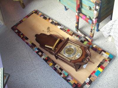 Exposición de muebles restaurados y no restaurados en Almadén