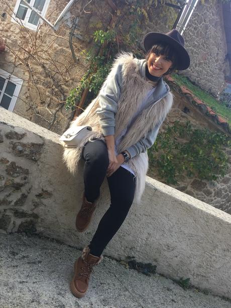 Botas de pelo y cordones photo 057B54B5-8FDA-4A25-A5F6-AB4D9FA588E0_zpsme7u2egb.jpg