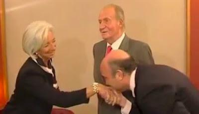 Los horteras mensajes navideños, Islandia, el país con más libros publicados y los malos augurios de D. Trump. Los horteras mensajes navideños, Islandia, el país con más libros publicados y los malos augurios de D. Trump.